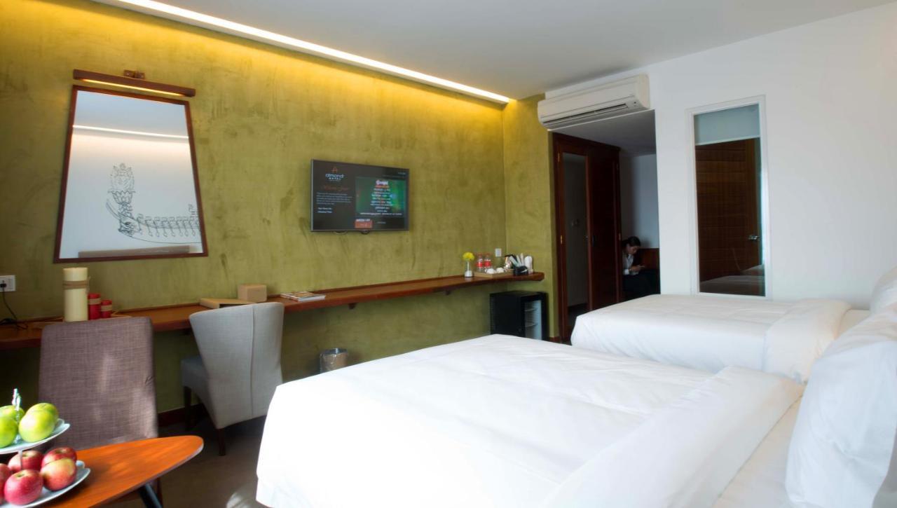 Almond Hotel Bassac River Phnompen Kültér fotó