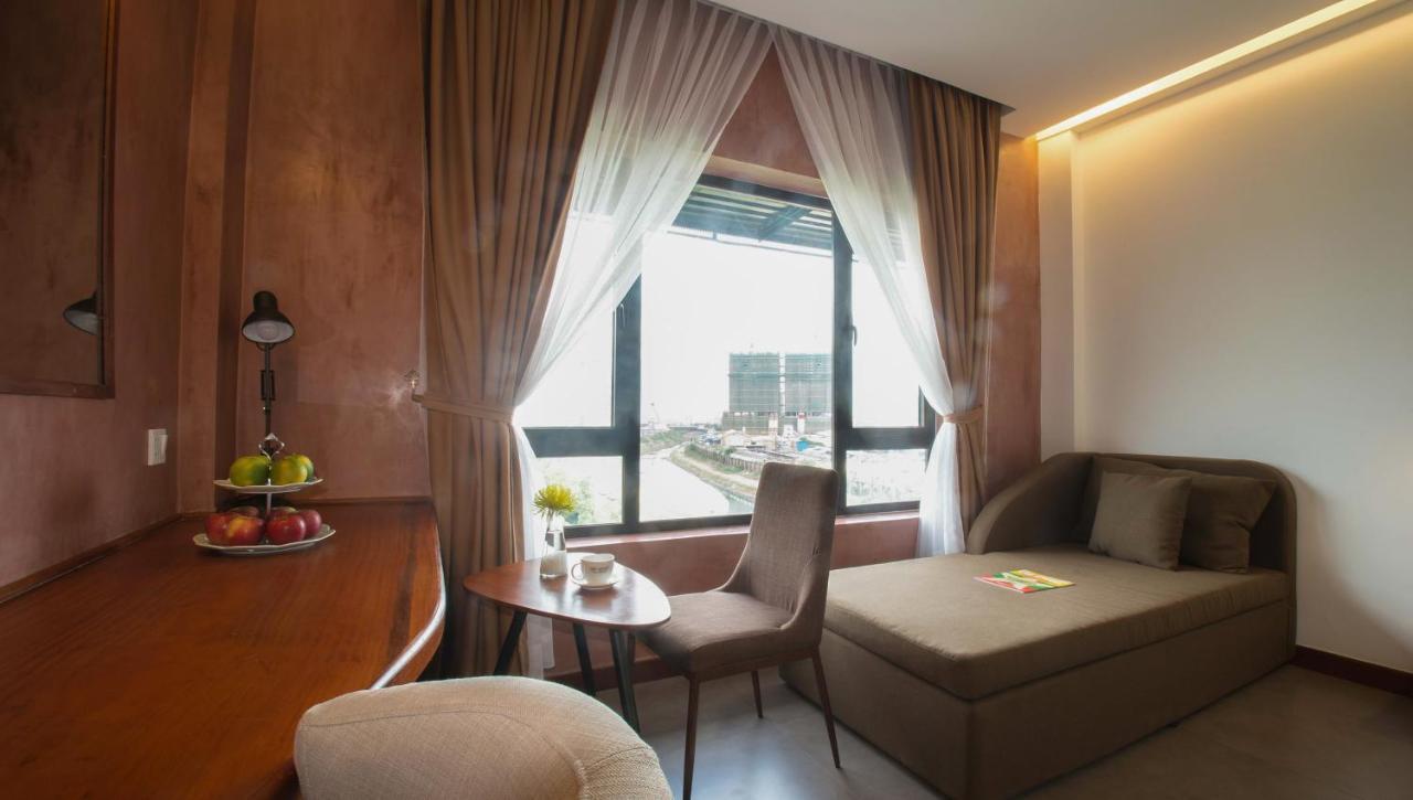 Almond Hotel Bassac River Phnompen Kültér fotó
